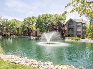 12446 Lighthouse Way Dr APT E, Creve Coeur, MO 63141