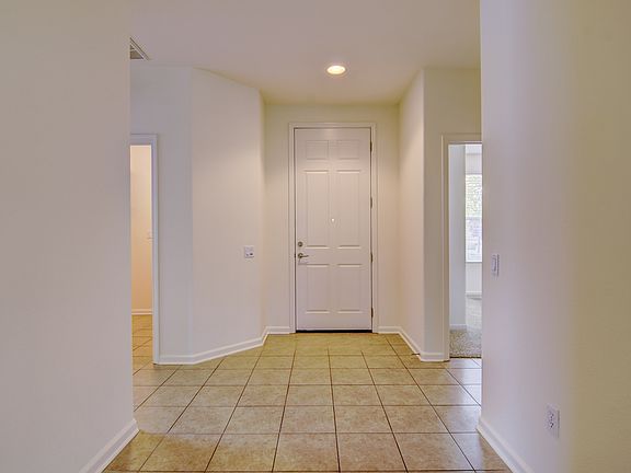 5th image of 605 Orchid Ln