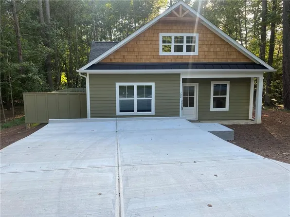 208 Hillside Dr, Waleska, GA 30183