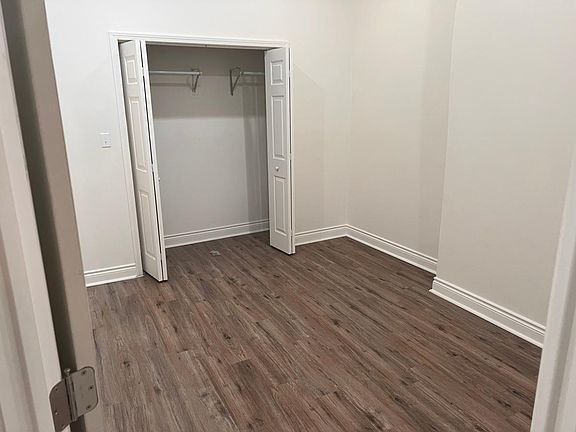 3rd image of 611 E 50th Pl Unit 2
