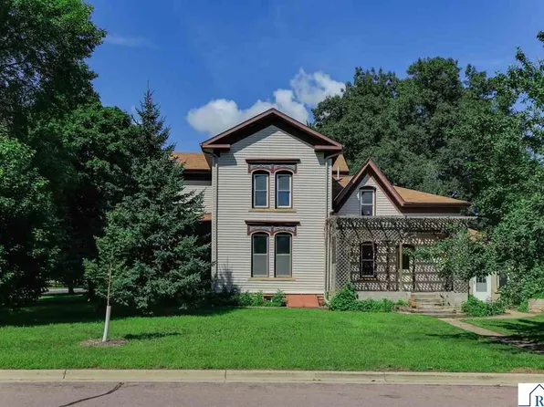 305 N Minnesota Ave, Saint Peter, MN 56082