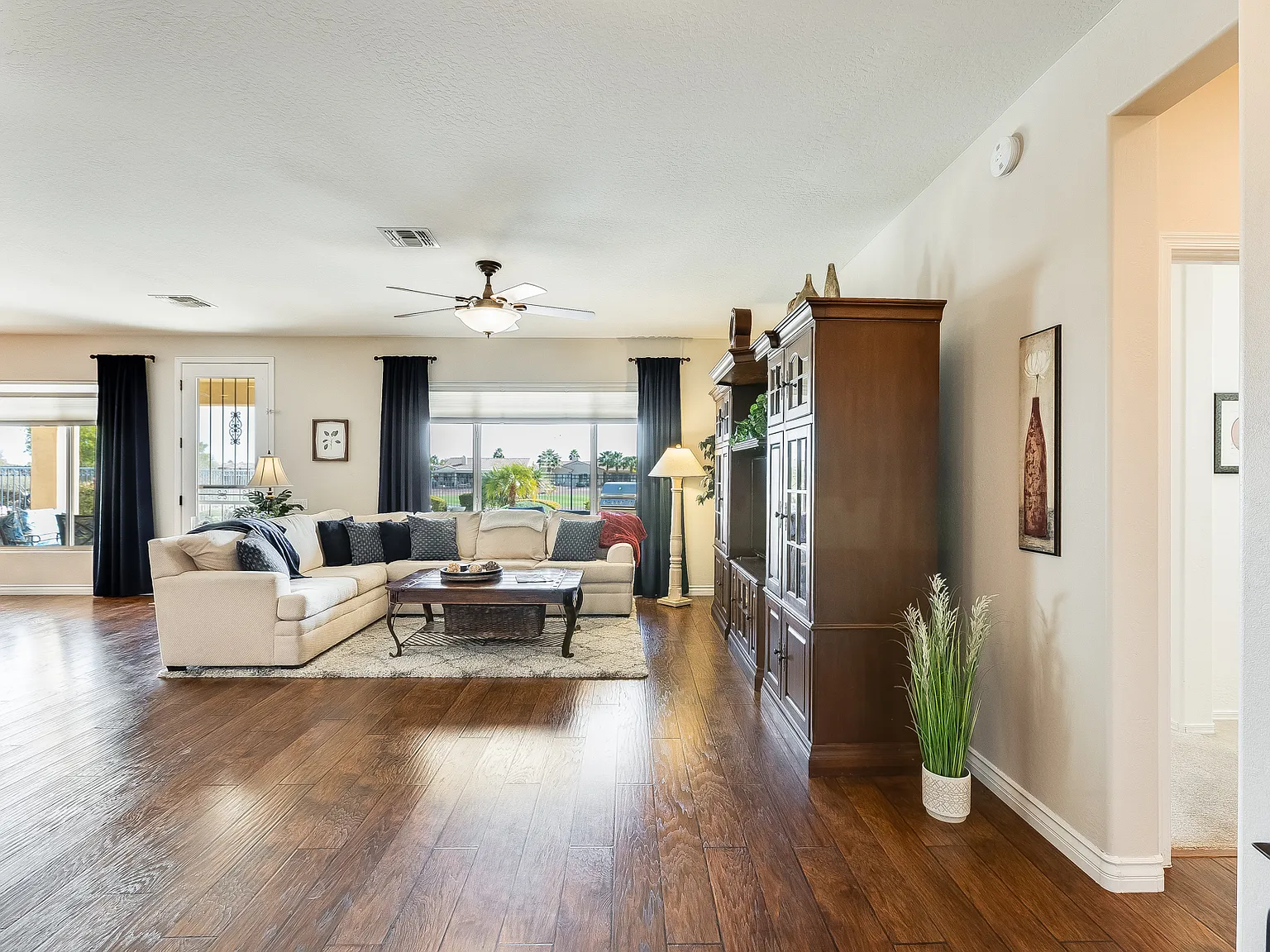 2 bed, 1660 sqft, $3,500 — Photo 3
