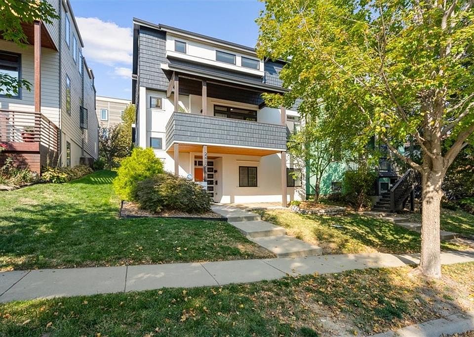 1st image of 2412 Forest Ave
