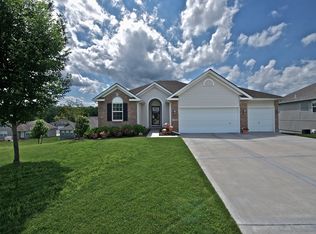 5024 NW Flintridge Dr, Riverside, MO 64150