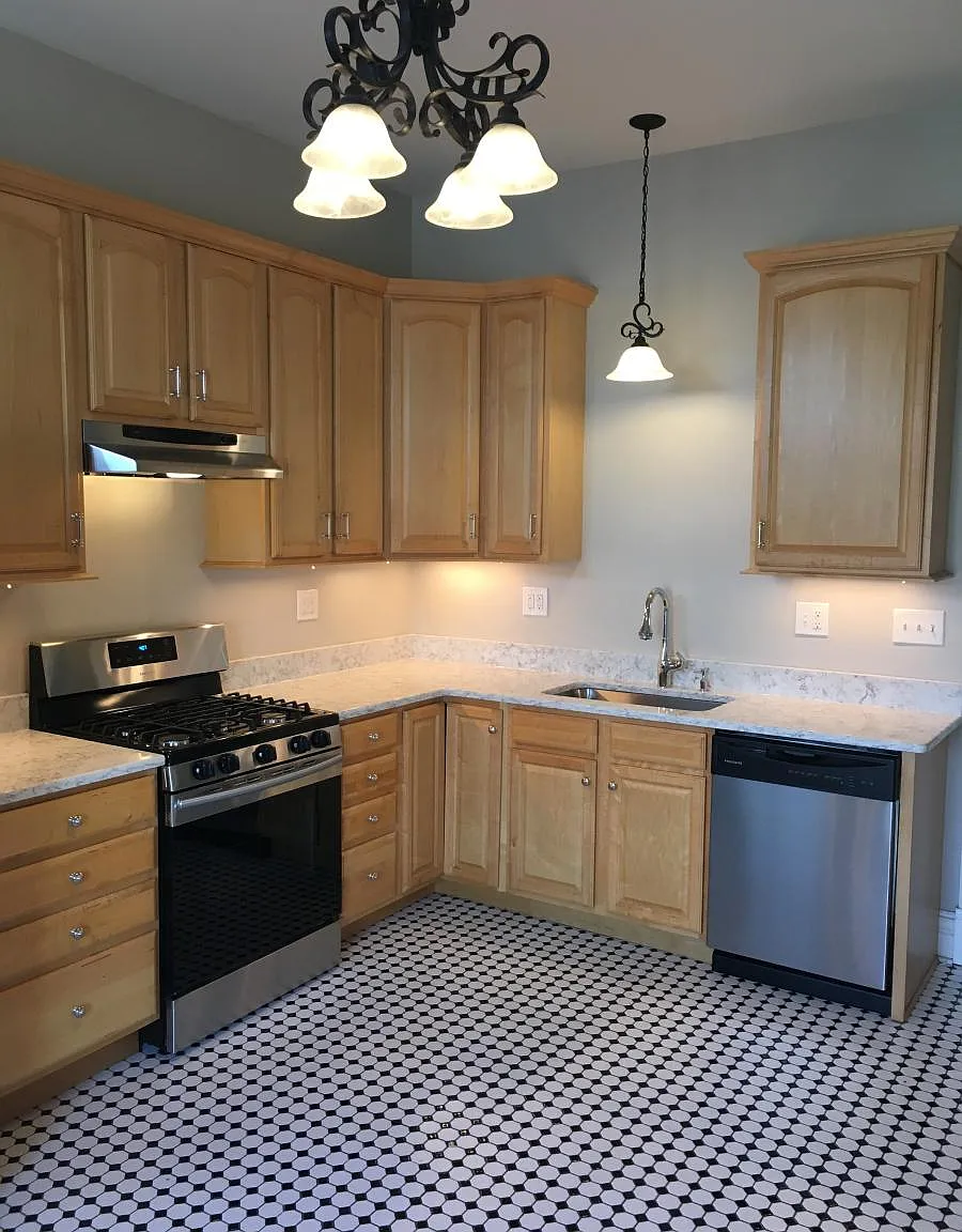 1712 S 10th Street — Photo 2