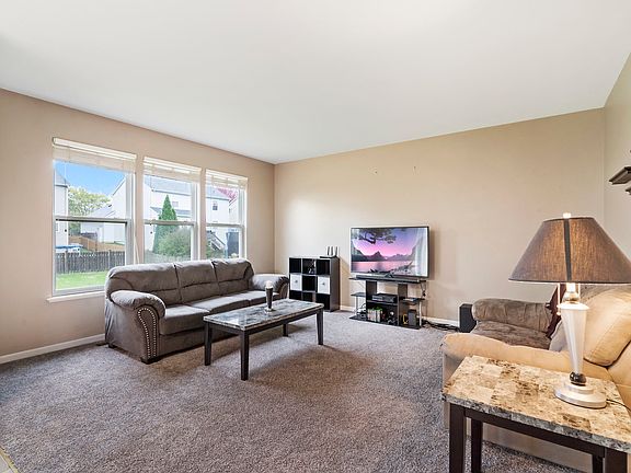 5th image of 2446 Simon Dr