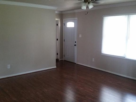 3rd image of 4705 Camellia Dr