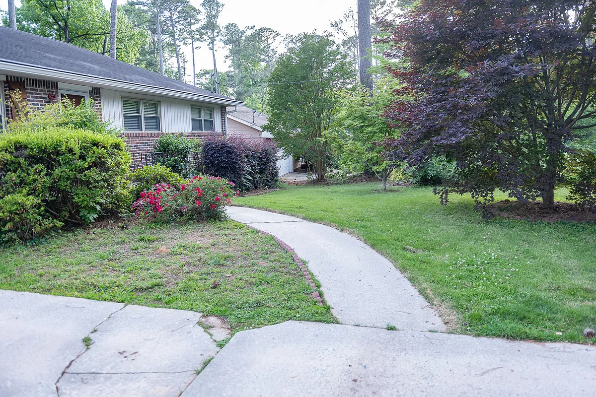 Building Photo - 2945 Harcourt Dr