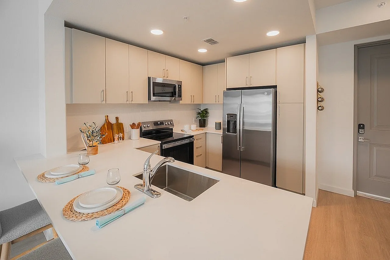 REVA Apartments — Photo 3