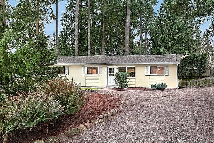 1st image of 21319 NE 61st St