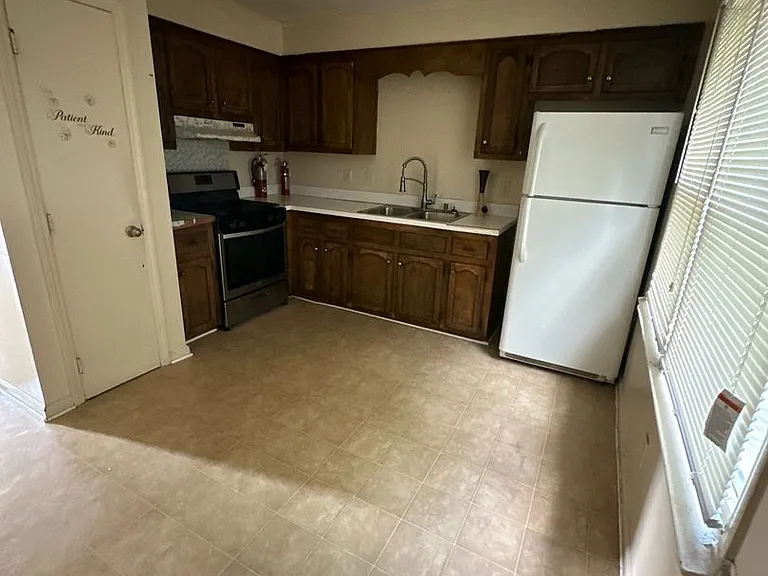 803 E Davidson Ave — Photo 5