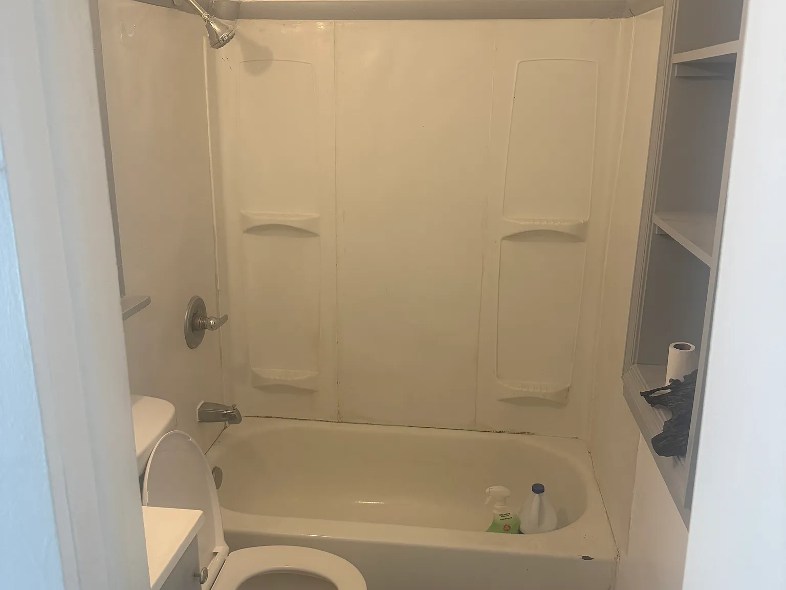 4 bed, 1158 sqft, $2,075 — Photo 3
