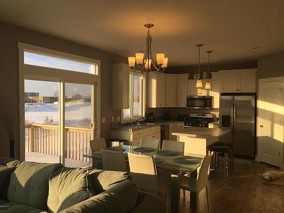 5th image of 11089 Waterpoint Dr