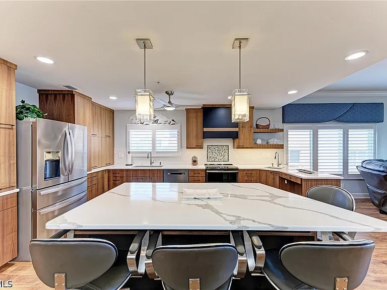 14813 Laguna Dr #401 — Photo 13