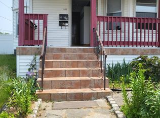 560 Huntington Rd, Bridgeport, CT 06610