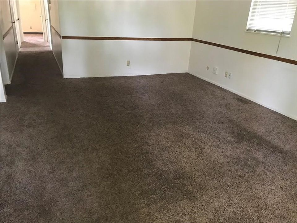 2nd image of 3814 Asbury St