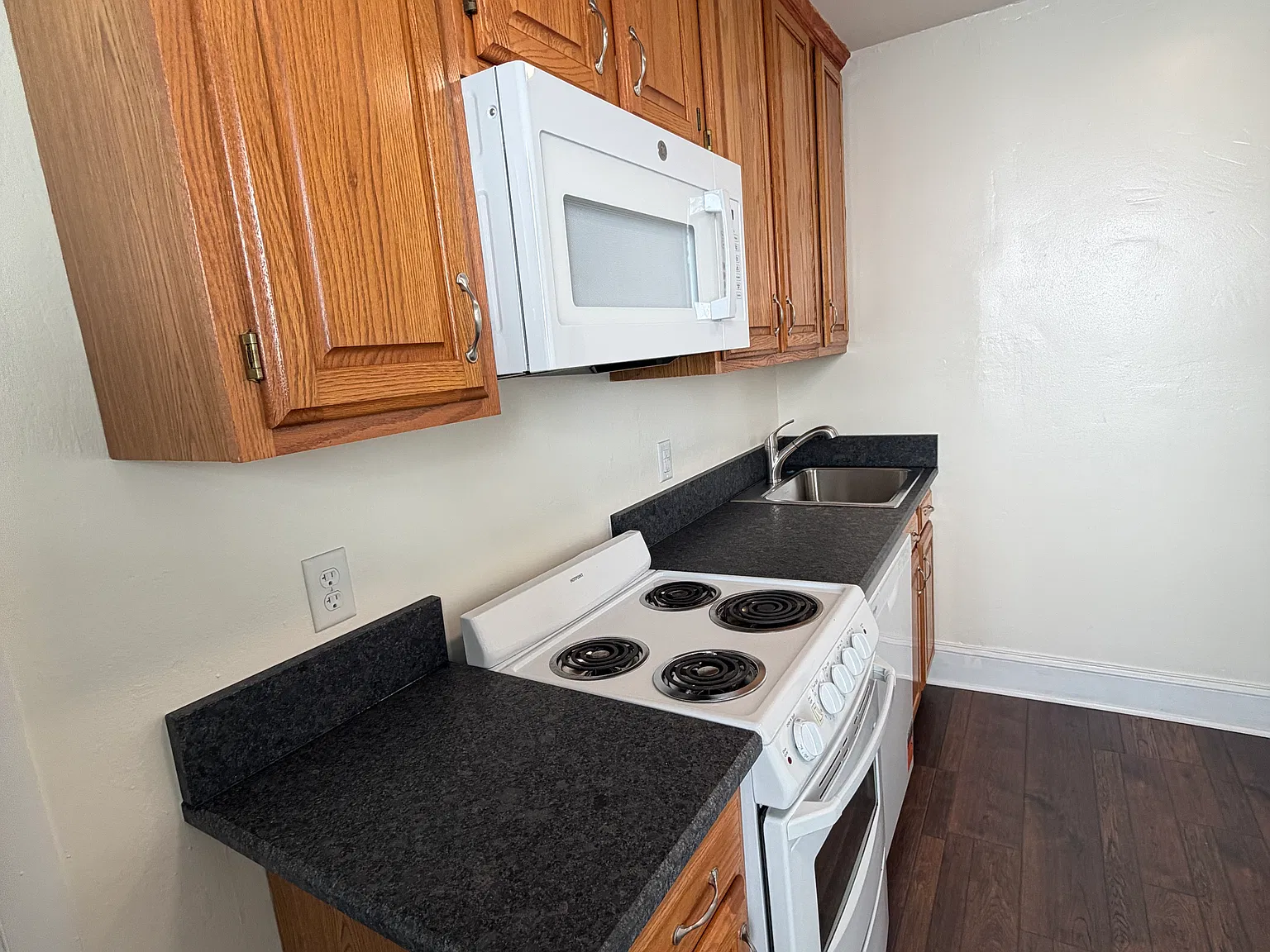 153 Main St — Photo 3