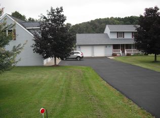 7665 Powers Rd, Auburn, NY 13021