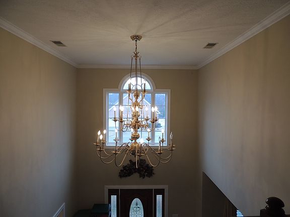 4th image of 1690 Club House Dr
