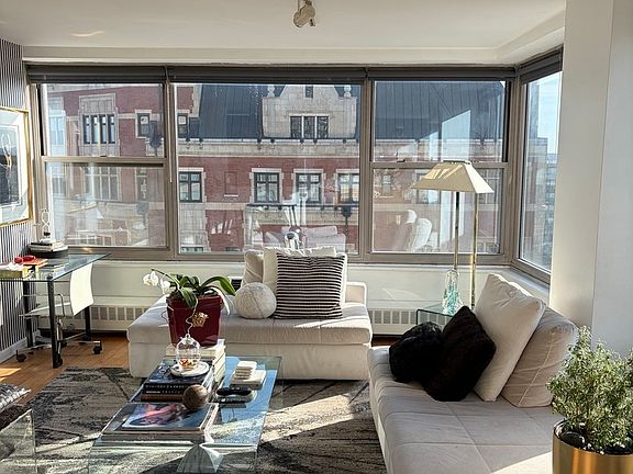 5th image of 3900 N Lake Shore Dr APT 20E