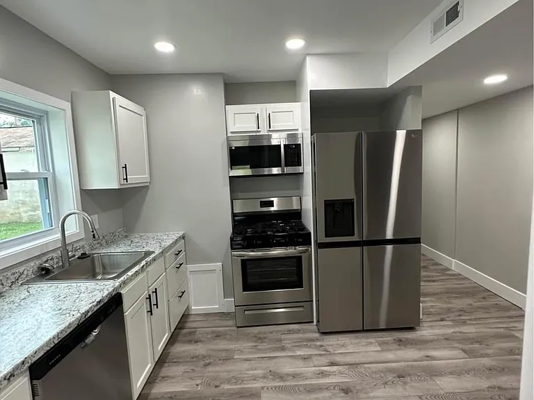 29 Capitol Heights Blvd — Photo 1