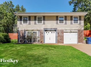 1107 Burgundy Ln, Ballwin, MO 63011