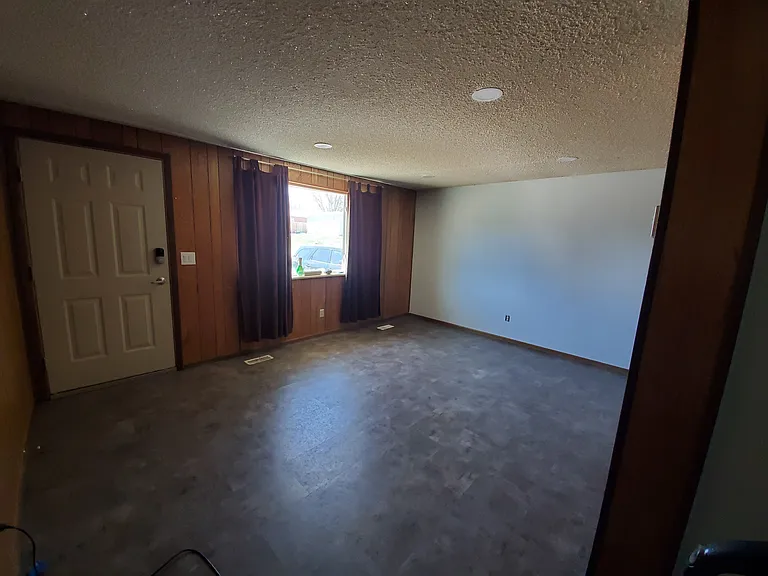 1814 Amherst Ave — Photo 11