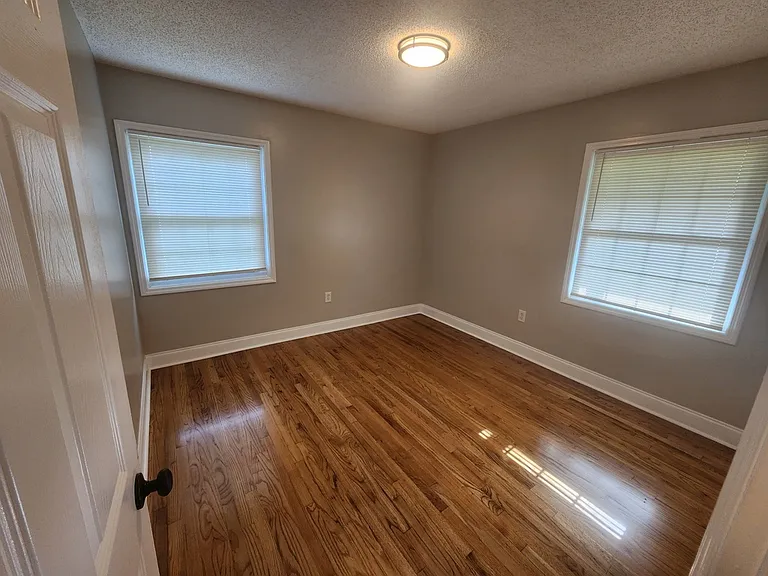 109 Williams St — Photo 7