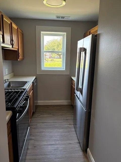 2 bed, $1,000 — Photo 3