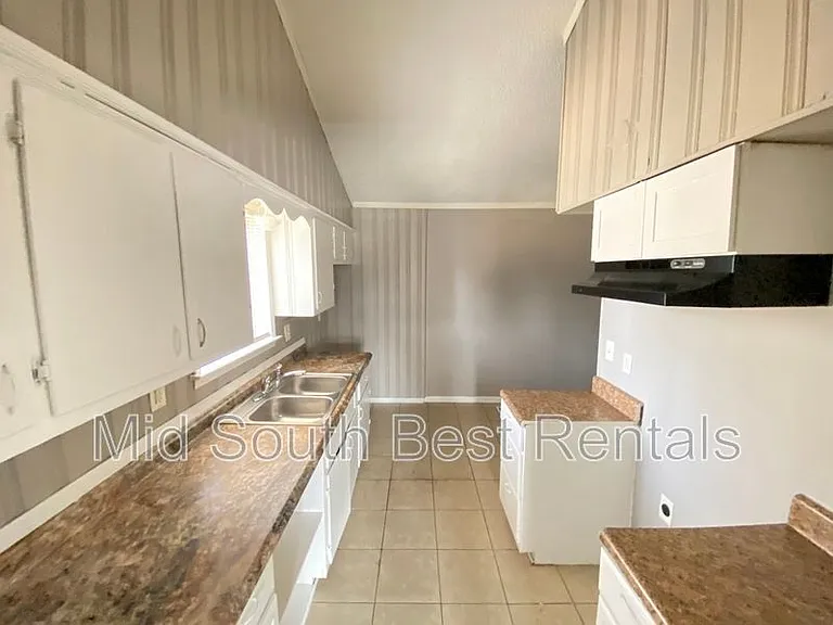 4912 Lochinvar Rd — Photo 4