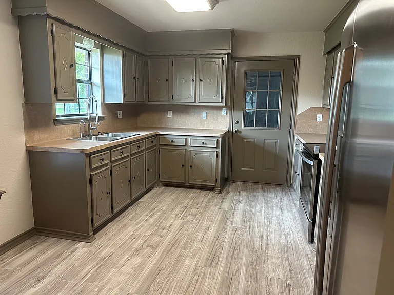 209 Cherry St — Photo 4