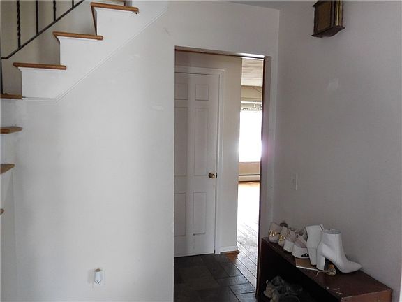 4th image of 363 Avalon Dr