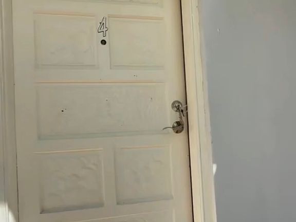 2nd image of 467 SE 3rd St #1