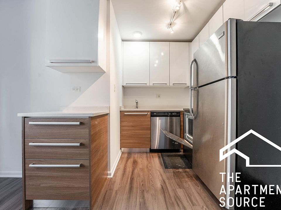 1st image of 924 W Carmen Ave #5E
