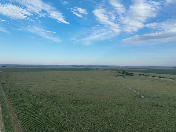 4th image of 735 F Rd