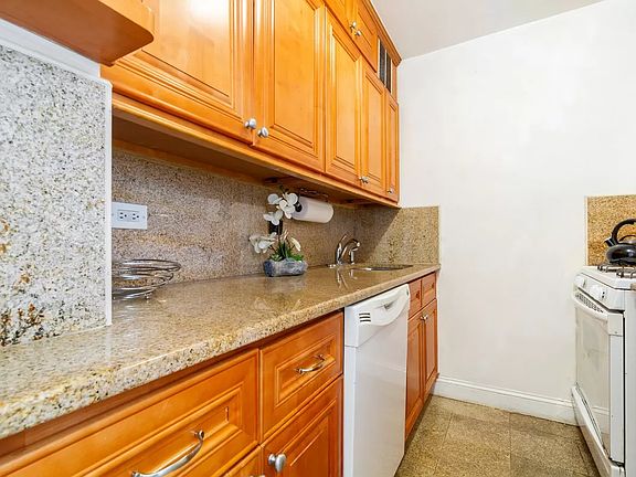 5th image of 301 E 69th St APT 11H