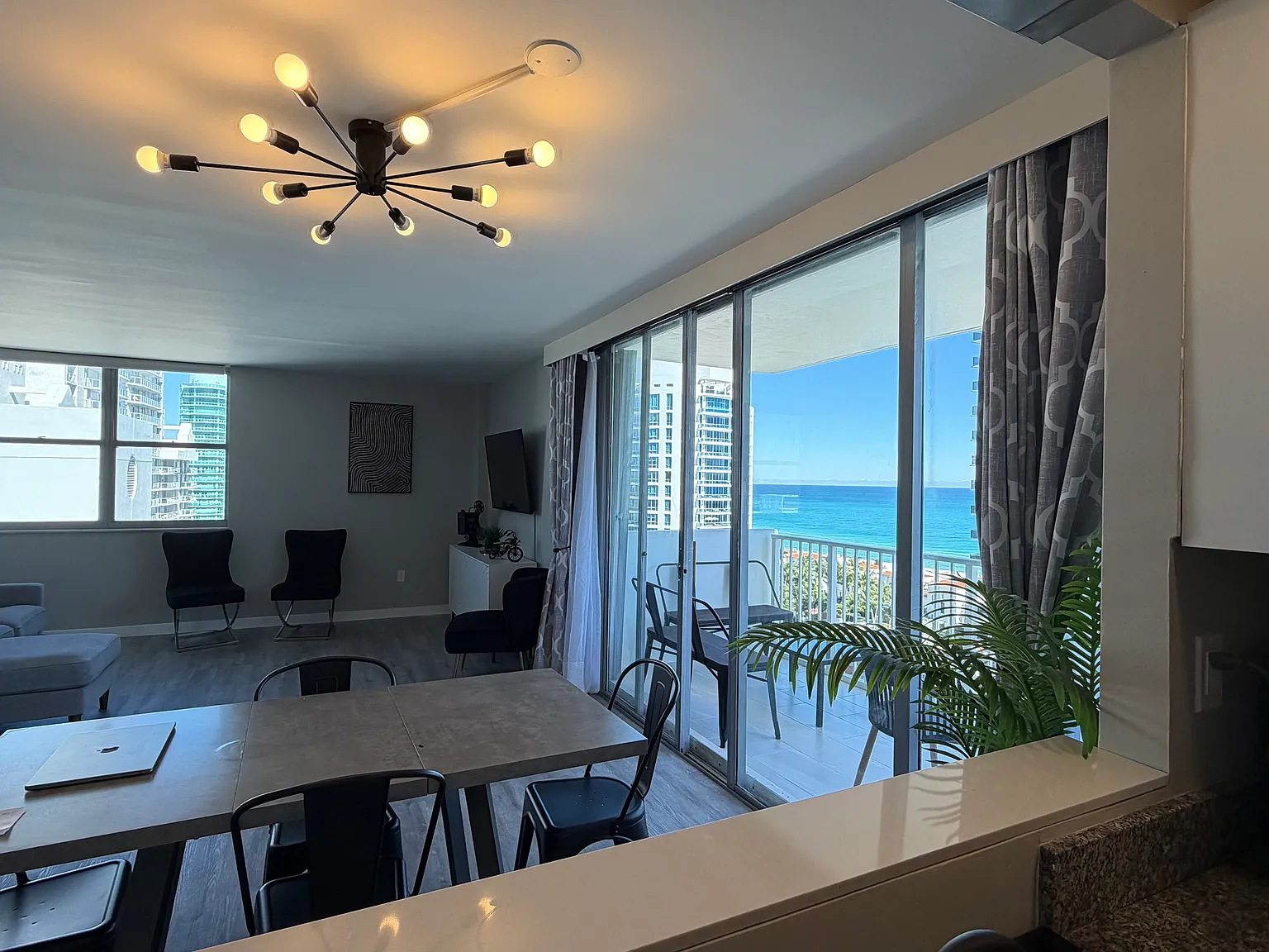 2 bed, 840 sqft, $3,000 — Photo 4