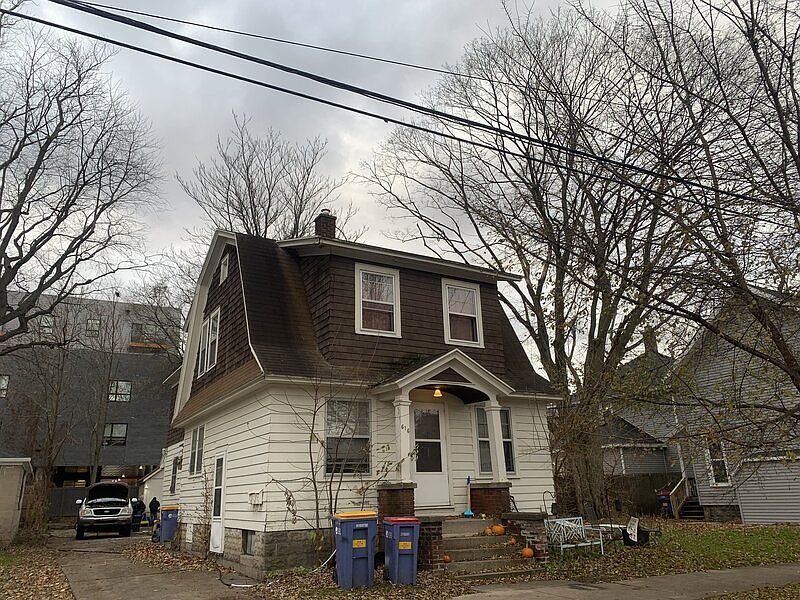 1st image of 616 Sibley St NW APT 3