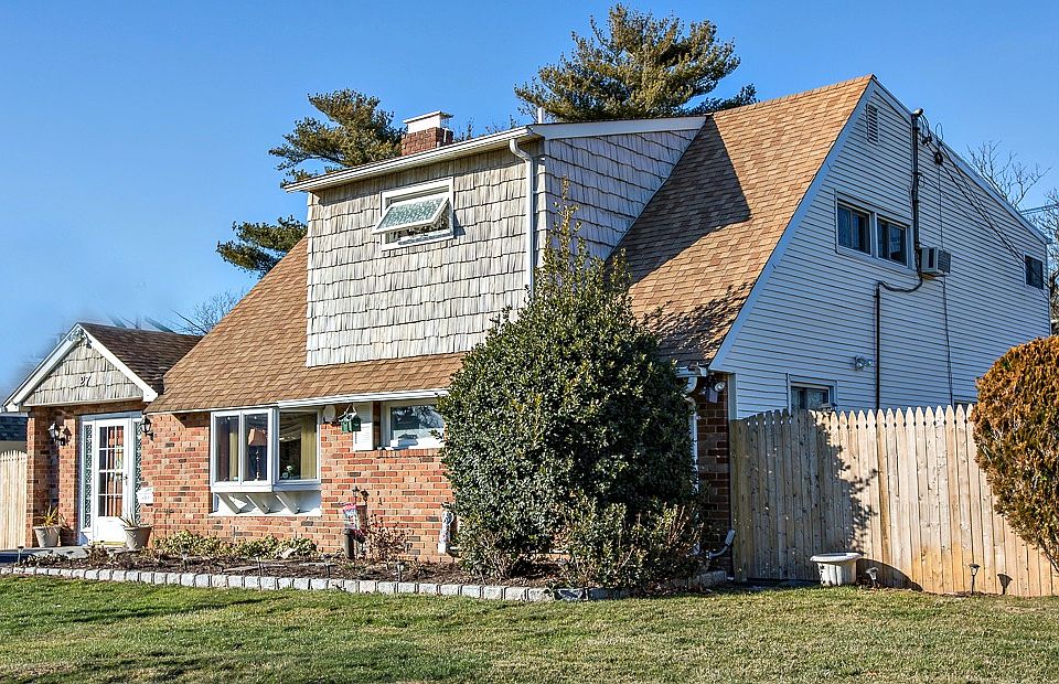 1st image of 27 Brittle Ln