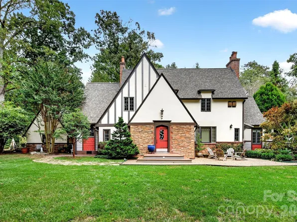 22 Manchester Dr, Asheville, NC 28805