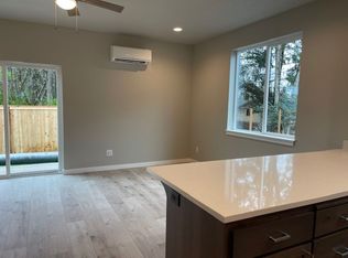 6492 & 6494 Jacobe St NE #6492, Salem, OR 97303