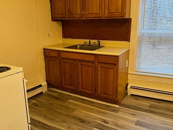 3rd image of 4 Laurel St #A