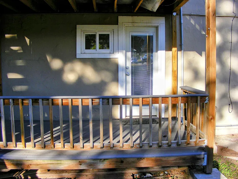 115 N Park St #4 — Photo 2