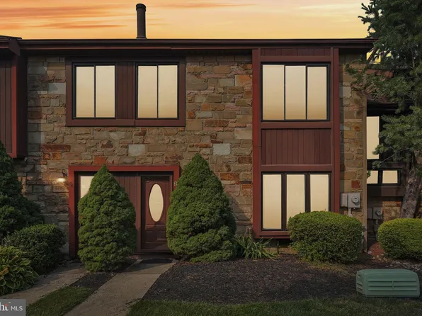 32 Topaz Ln, Hamilton, NJ 08690