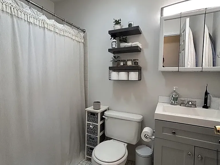 291 E St #1 — Photo 9