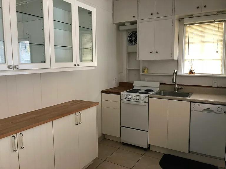 305 S Peasley St #1 — Photo 13