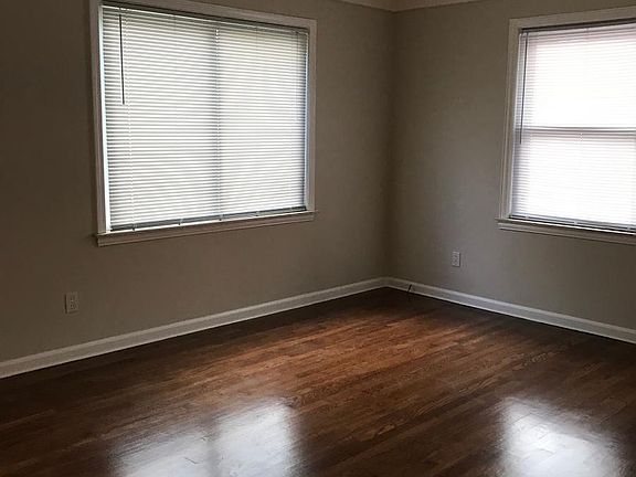 5th image of 2075 Ellwood Ave