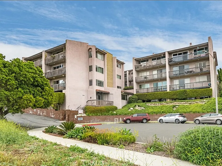 29600 Island View Dr #106 — Photo 2