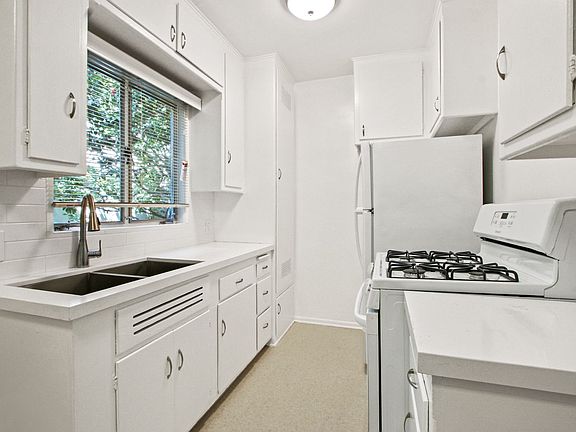 4th image of 500 California Ave APT 3