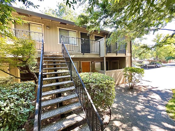 2nd image of 1244 Magnolia Ave APT 2